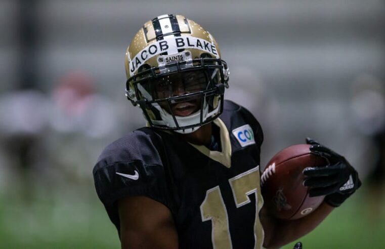 Saints utilizou o nome de Jacob Blake nos capacetes durante o treino de quinta-feira