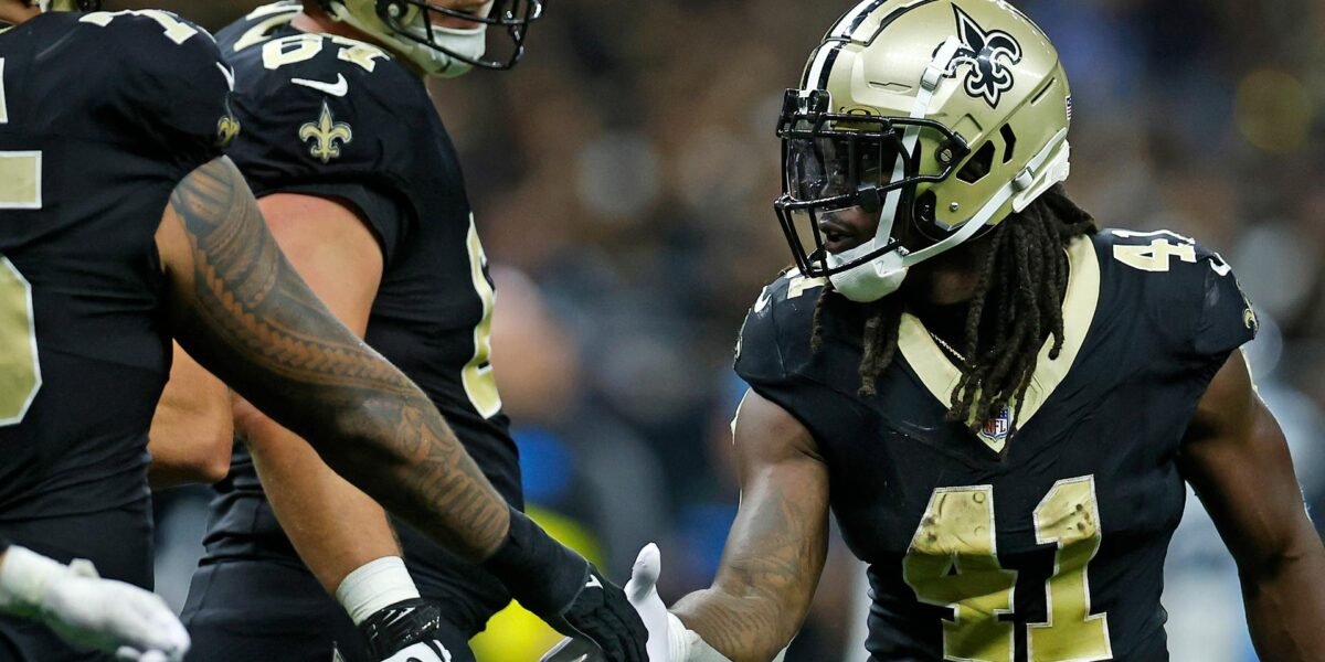 Mesmo sem acordo para renovação de contrato, Alvin Kamara diz que está "aqui para jogar"