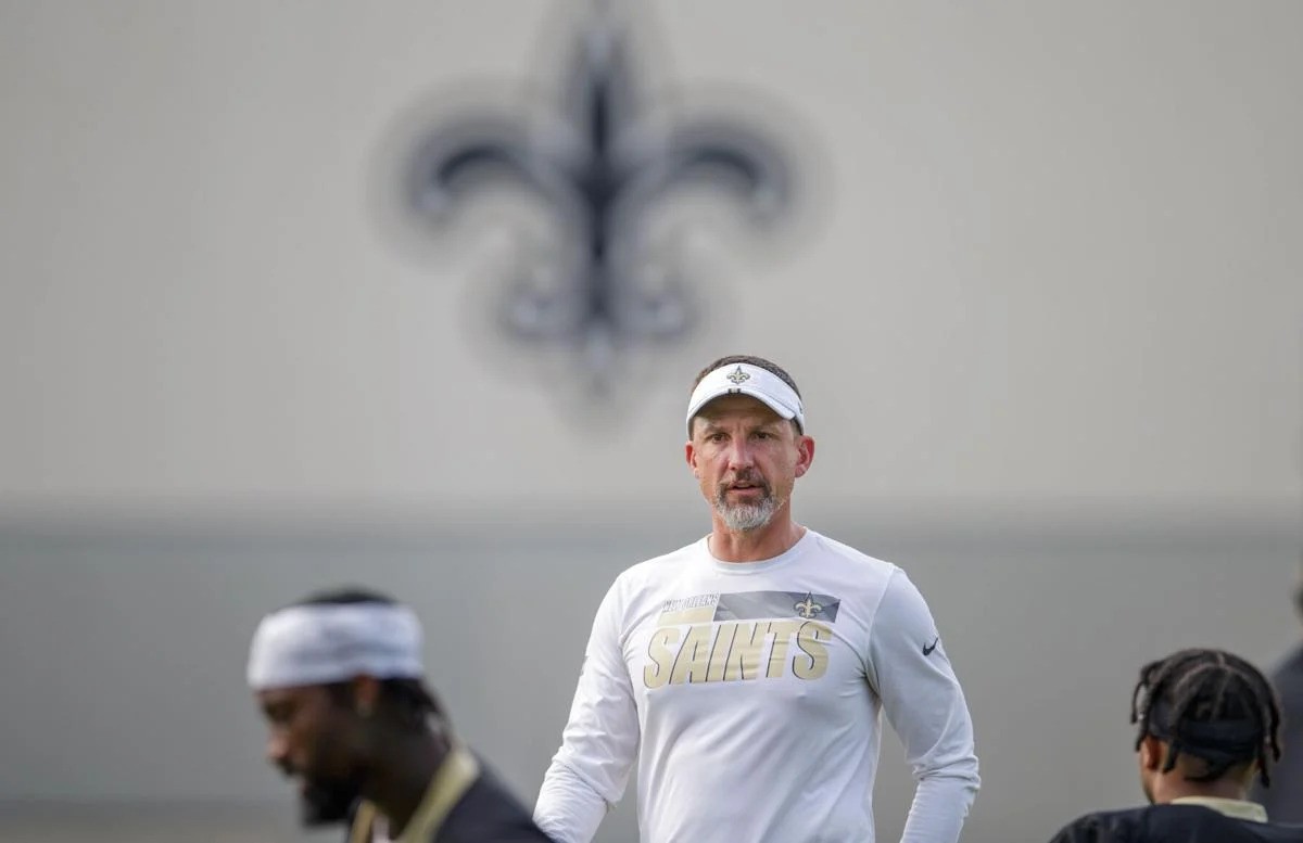 Dennis Allen vê crescimento em si mesmo e na equipe entrando na terceira temporada como técnico do New Orleans Saints