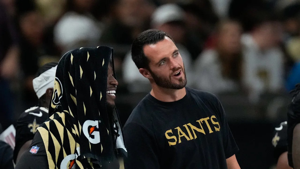 Derek Carr está expandindo sua zona de conforto com o novo ataque do Saints