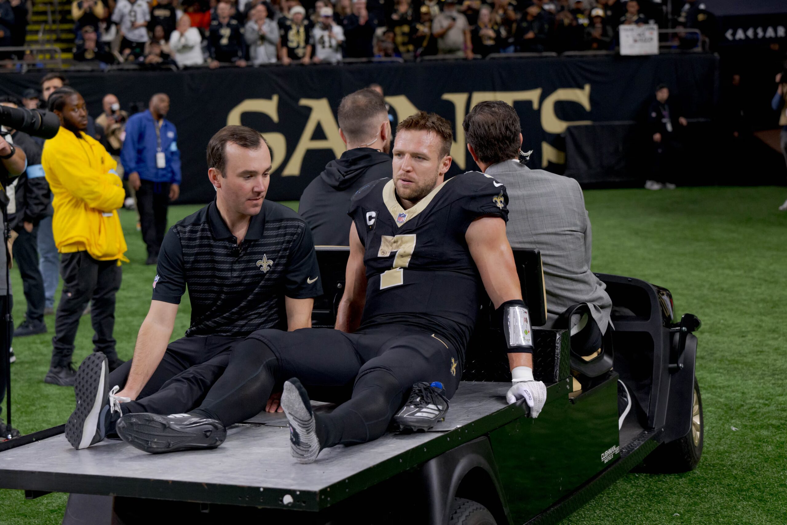 Saints oficialmente colocam Taysom Hill na injured reserve