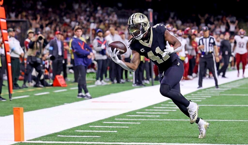 Alvin Kamara sofreu uma lesão na virilha