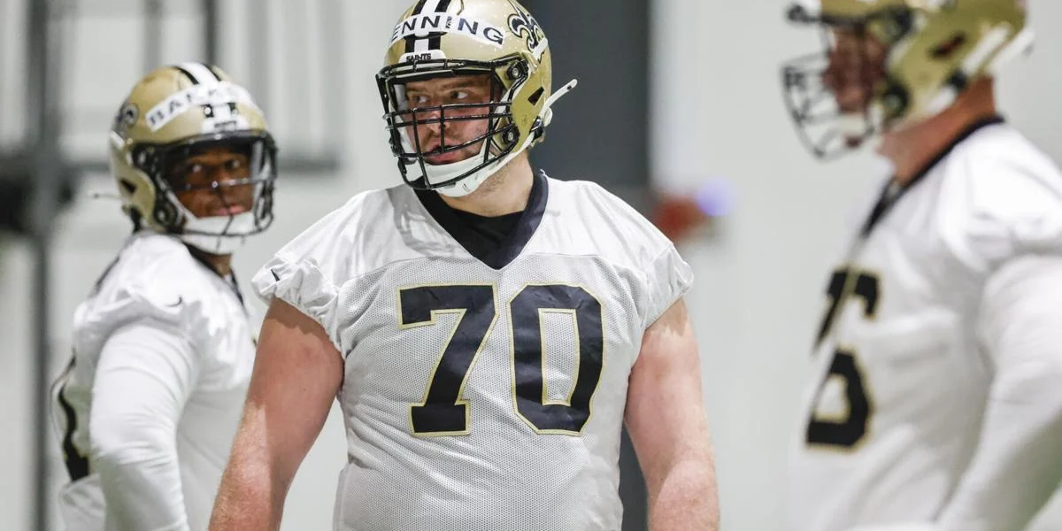 Trevor Penning muda novamente de posição na linha ofensiva do Saints