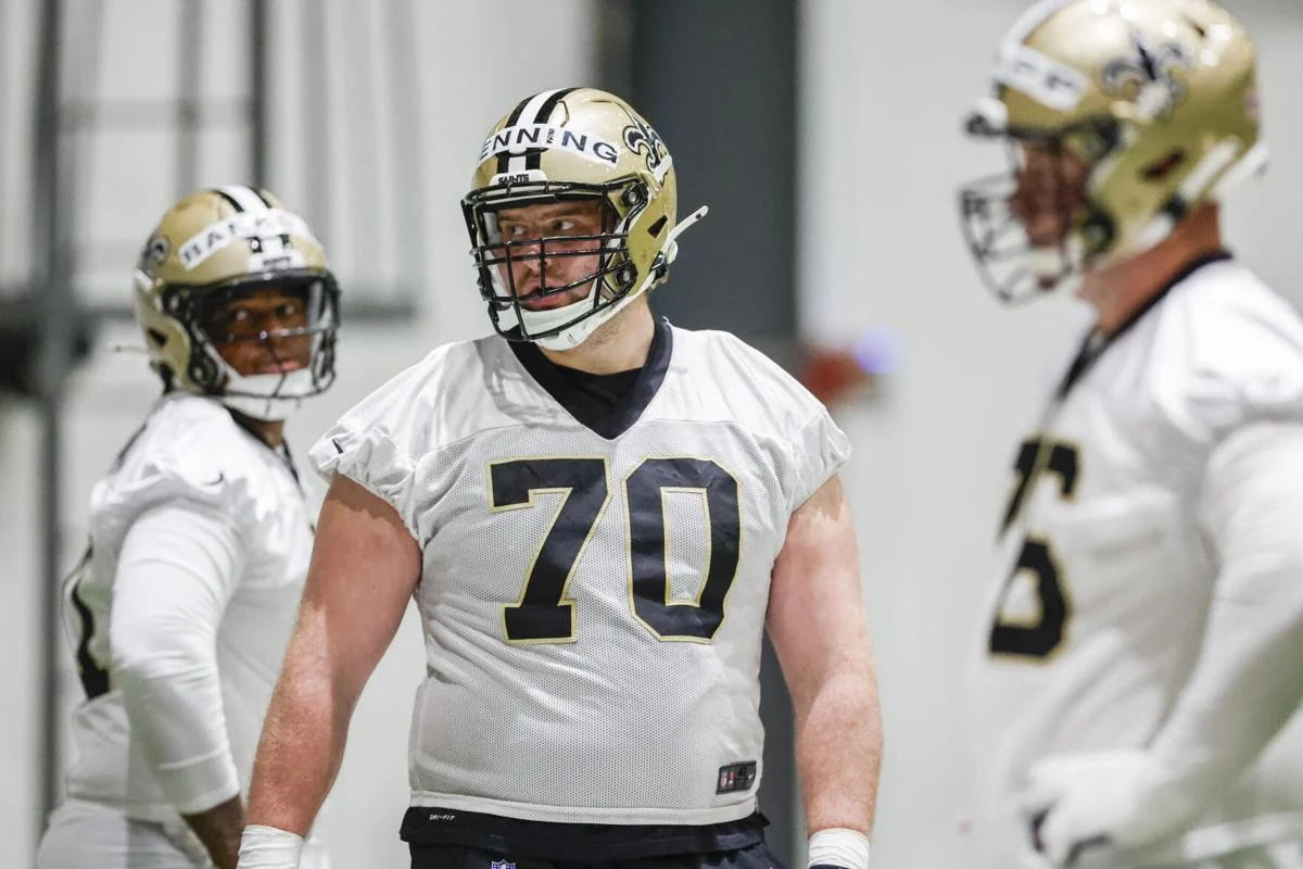 Trevor Penning muda novamente de posição na linha ofensiva do Saints